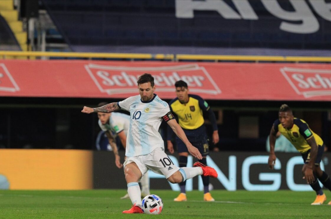 FT: Argentina 1-0 Ecuador, Lionel Messi STRIKES! (Match ...