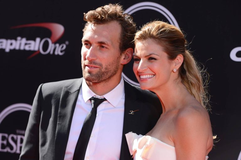 Erin Andrews Bio Husband: Jarret Stoll