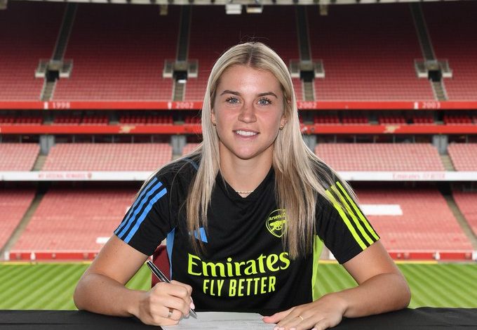 OFFICIAL: Arsenal Unveil Alessia Russo [VIDEO] - MySportDab