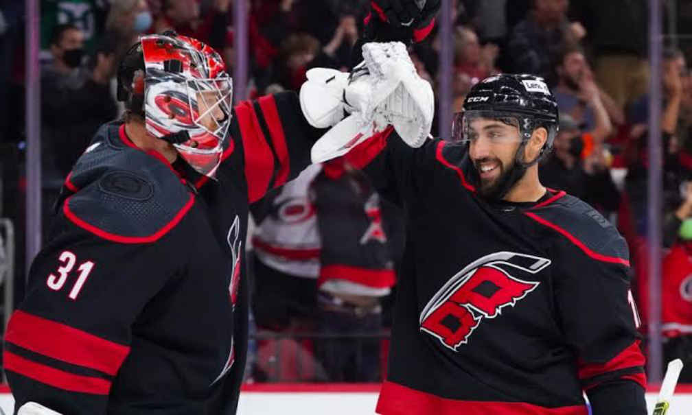 Carolina Hurricanes (32-18-4)